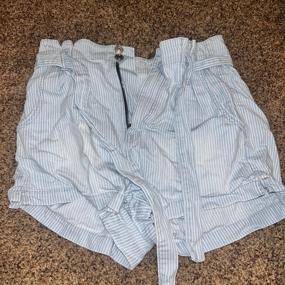 American Eagle Mom Jean Shorts Paper Bag High Rise Belted Striped Stretch